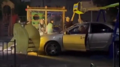Водитель авто припарковался прямо на детской площадке в Семее (видео)