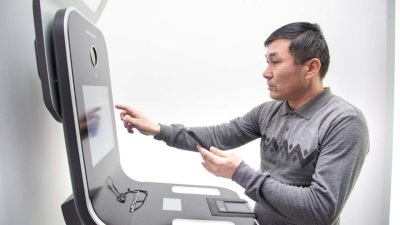 Астанчане смогут получать паспорта и удостоверения через терминал в ЦОНе