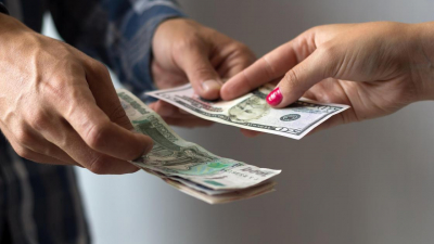 Почему казахстанцы не хотят сообщать о коррупции, рассказала эксперт