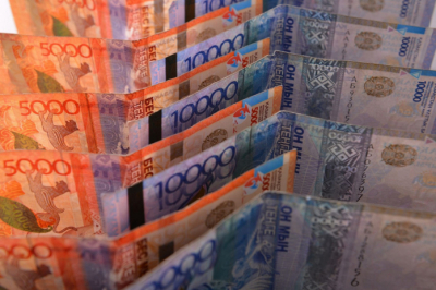 Свыше 300 миллионов тенге задолжали работодатели на востоке Казахстана
