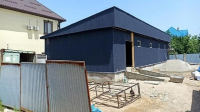 Незаконно построенный магазин снесли в Алматы (фото)