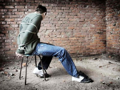 В Астане мошенники под видом полицейских похитили человека