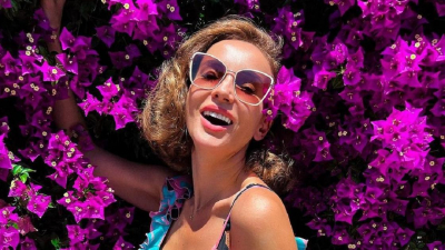&quot;Довела себя до совершенства&quot;: 45-летняя Анфиса Чехова показала фигуру в купальнике