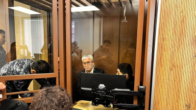 Потасовка с участием сына Мухамедиулы произошла в суде после оглашения приговора