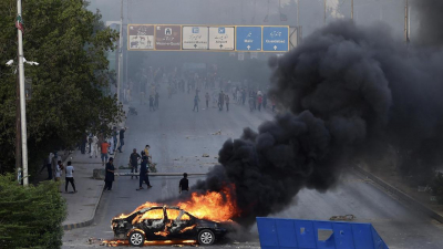В Пакистане вспыхнули протесты после ареста бывшего премьер-министра Имрана Хана