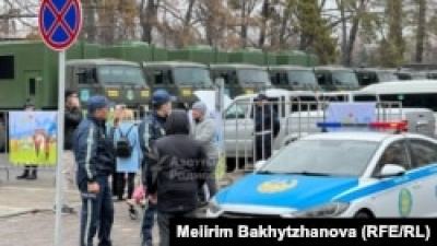 В Алматы на праздновании Наурыз наблюдалось большое скопление полиции. В Астане &mdash; непривычная малолюдность на правом берегу