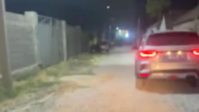 Полицейского из Шымкента проверят после видео с его родственником за рулем служебного авто