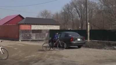 "10 лет обещают": без школ, дорог и электричества живут сельчане в Алматинской области