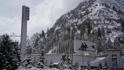 Алматинцев призвали воздержаться от походов в горы из-за опасного явления