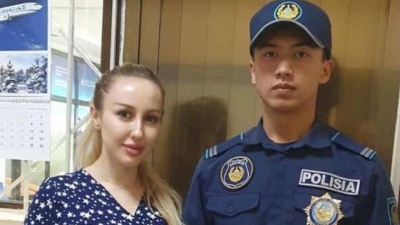 Кошелек с крупной суммой денег в тенге и долларах вернули девушке в Шымкенте