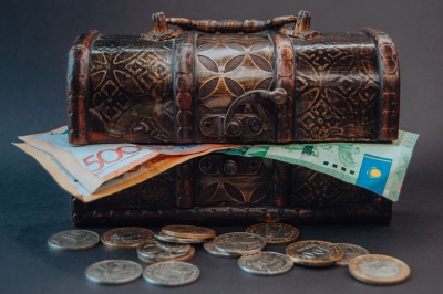 Парламент принял проект закона о выплатах детям средств из Нацфонда