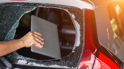 Взрыв колеса, ураган, кража со взломом: о необычных страховых случаях автоКАСКО рассказали в СК "Евразия"