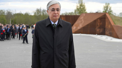 Токаев возложил цветы к Ржевскому мемориалу (фото)