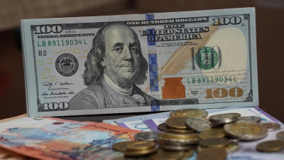 Доллар подорожал в Казахстане после резкого падения