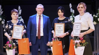 Весенний бал для сильных женщин: АМТ организовал праздник для своих работниц