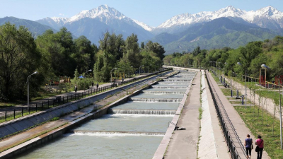 Алматинцев попросили не гулять по вечерам возле реки Большая Алматинка