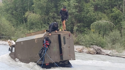 30 туристов не смогли выбраться самостоятельно из водопада Бурхан Булак