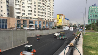 Новый опыт: более прочный асфальт укладывают на дорогах Алматы