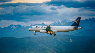 Самолет Air Astana, летевший из Астаны в Турцию, экстренно сел в Актау