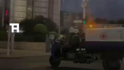 Распыляющая неизвестное вещество машина испугала астанчан (видео)