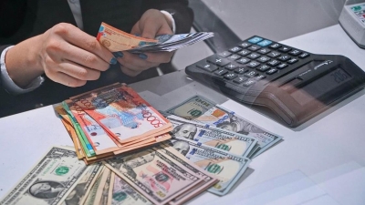 Доллар подорожал на бирже в Казахстане после небольшого падения