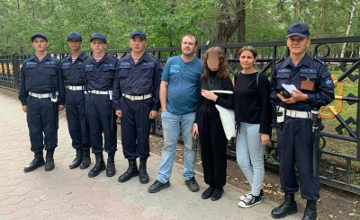 Гвардейцы помогли найти дочь зарубежным гостям