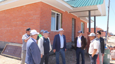 Мажилисмены ознакомились со строительством домов для пострадавших от паводков