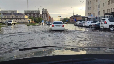Астану залило ливнем: последствиями непогоды поделились горожане