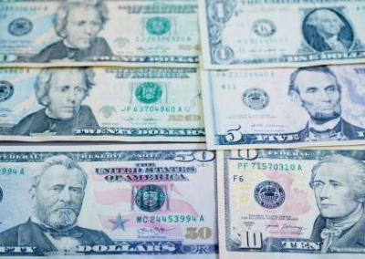 Заметный рост доллара отмечен на бирже