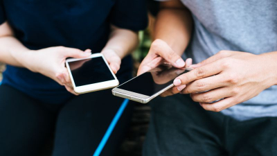 Цену подняли, про качество забыли: из-за чего воюют казахстанцы и операторы мобильной связи