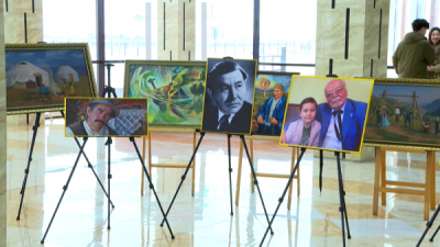 Как празднуют юбилей Шакена Айманова в Кызылорде