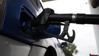 Скажется ли рост цен на бензин на стоимость других товаров, рассказал Акчулаков