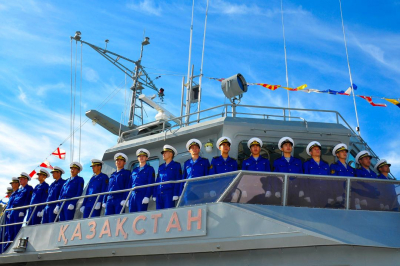 Военные моряки РК отмечают профессиональный праздник