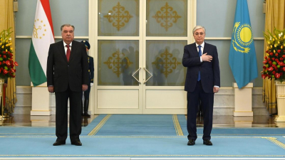 Рахмон выразил признательность Токаеву