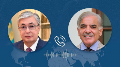 Токаев поговорил по телефону с Шахбазом Шарифом