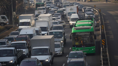 Алматы в пробках из-за ремонта на Аль-Фараби: в акимате рассказали, как будут бороться с заторами