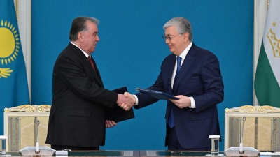 Исторический для Казахстана и Таджикистана документ опубликовала Акорда