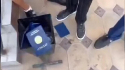 Выпускники выкинули школьные аттестаты в урну: В Минпросвещения отреагировали на видео