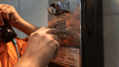 Казахстан может перейти на телефонный код +77 вместо ранее обещанного +997, сообщили в МЦРИАП