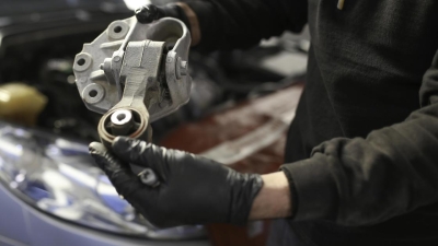 Торговцы автозапчастями в Алматы намерены поднять цены, чтобы не разориться (видео)