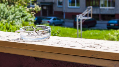 На сколько могут оштрафовать за курение на балконе в Казахстане