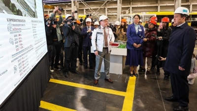 Школьные автобусы и грузовые авто: премьер-министру показали производство Hyundai Trans Almaty