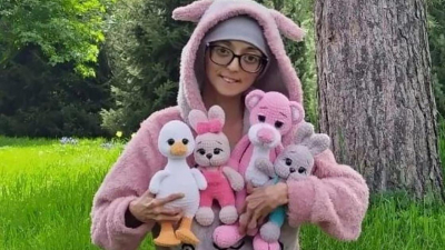 "В следующий раз может не повезти": алматинке, вяжущей игрушки, нужна срочная операция