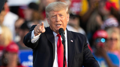 Дональд Трамп официально обвинен в преступлении против государства и граждан &mdash; попытке отменить результаты выборов