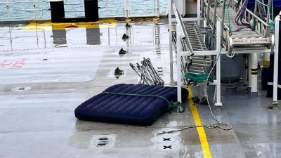 Унесенных в море на матрасе девушек нашли в Мангистау