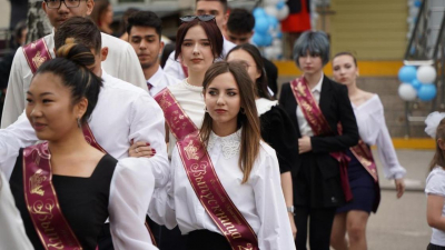 "Запрещают запускать воздушные шары на линейках": в Минпросвещения ответили на слухи в соцсетях