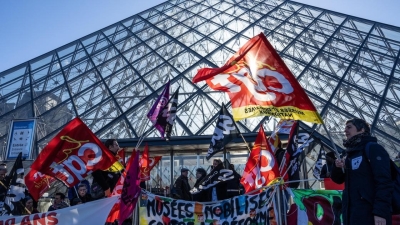 Лувр в Париже приостановил работу из-за забастовки сотрудников музея (видео)