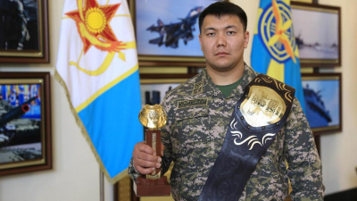Министр обороны поздравил чемпиона "Қазақстан Барысы-2023"