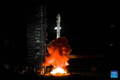 Китай запустил новый спутник-ретранслятор данных