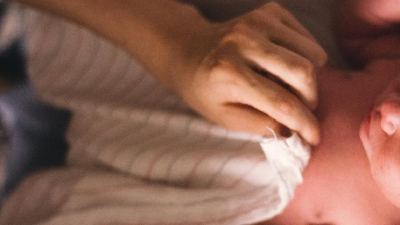 Пассажирка родила мальчика в вагоне ехавшего из Алматы в Атырау поезда